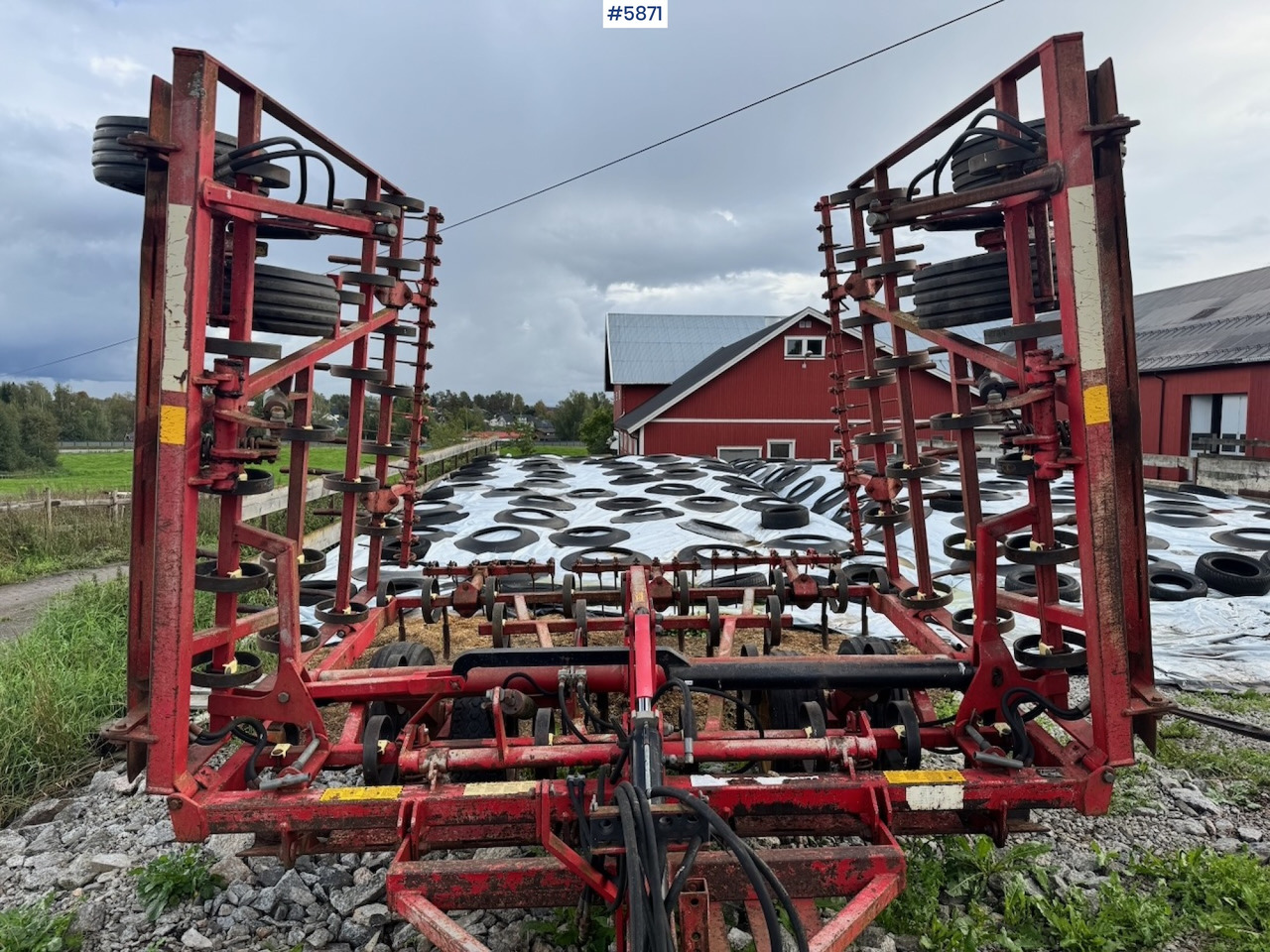 Approx. 1989 Vaderstad harrow, 6.6 m. - Maanmuokkauskone: kuva Approx. 1989 Vaderstad harrow, 6.6 m. - Maanmuokkauskone Approx. 1989 Vaderstad harrow, 6.6 m. - Maanmuokkauskone: kuva Approx. 1989 Vaderstad harrow, 6.6 m. - Maanmuokkauskone