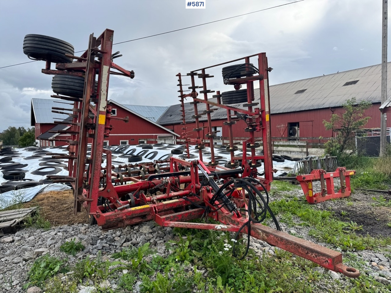 Approx. 1989 Vaderstad harrow, 6.6 m. - Maanmuokkauskone: kuva Approx. 1989 Vaderstad harrow, 6.6 m. - Maanmuokkauskone Approx. 1989 Vaderstad harrow, 6.6 m. - Maanmuokkauskone: kuva Approx. 1989 Vaderstad harrow, 6.6 m. - Maanmuokkauskone