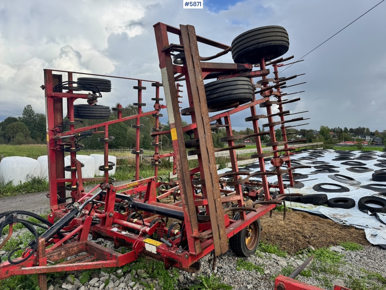 Approx. 1989 Vaderstad harrow, 6.6 m. - Maanmuokkauskone: kuva Approx. 1989 Vaderstad harrow, 6.6 m. - Maanmuokkauskone Approx. 1989 Vaderstad harrow, 6.6 m. - Maanmuokkauskone: kuva Approx. 1989 Vaderstad harrow, 6.6 m. - Maanmuokkauskone