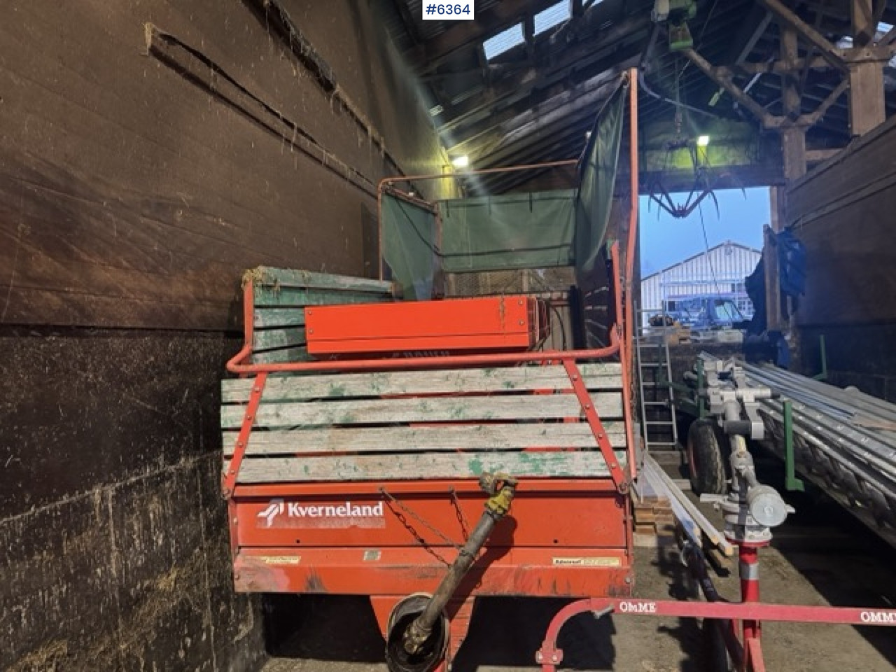 Approx. 1990 Kverneland UN7000 unloading wagon - Heinäkone: kuva Approx. 1990 Kverneland UN7000 unloading wagon - Heinäkone Approx. 1990 Kverneland UN7000 unloading wagon - Heinäkone: kuva Approx. 1990 Kverneland UN7000 unloading wagon - Heinäkone