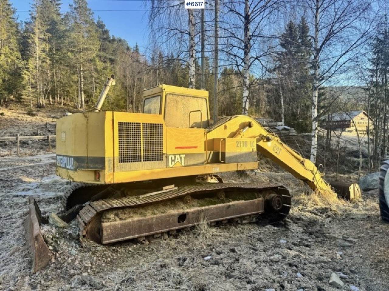Approx. 1993 Caterpillar 211BLC tracked excavator with bucket. - Kaivuri: kuva Approx. 1993 Caterpillar 211BLC tracked excavator with bucket. - Kaivuri Approx. 1993 Caterpillar 211BLC tracked excavator with bucket. - Kaivuri: kuva Approx. 1993 Caterpillar 211BLC tracked excavator with bucket. - Kaivuri