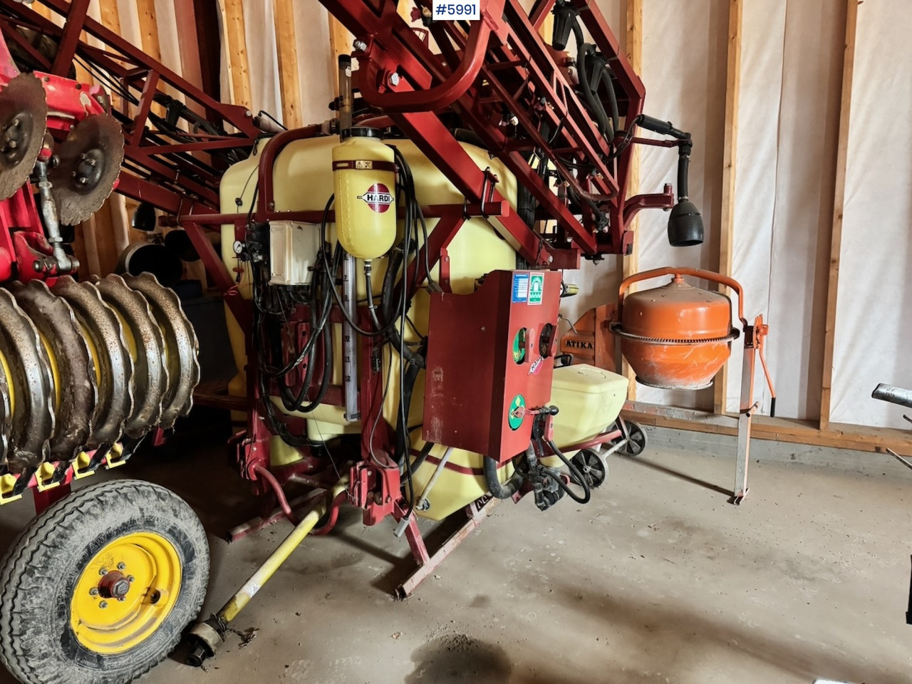 Hardi Åkersprøyte. 21 w booms. - Kasvinsuojeluruisku: kuva Hardi Åkersprøyte. 21 w booms. - Kasvinsuojeluruisku Hardi Åkersprøyte. 21 w booms. - Kasvinsuojeluruisku: kuva Hardi Åkersprøyte. 21 w booms. - Kasvinsuojeluruisku