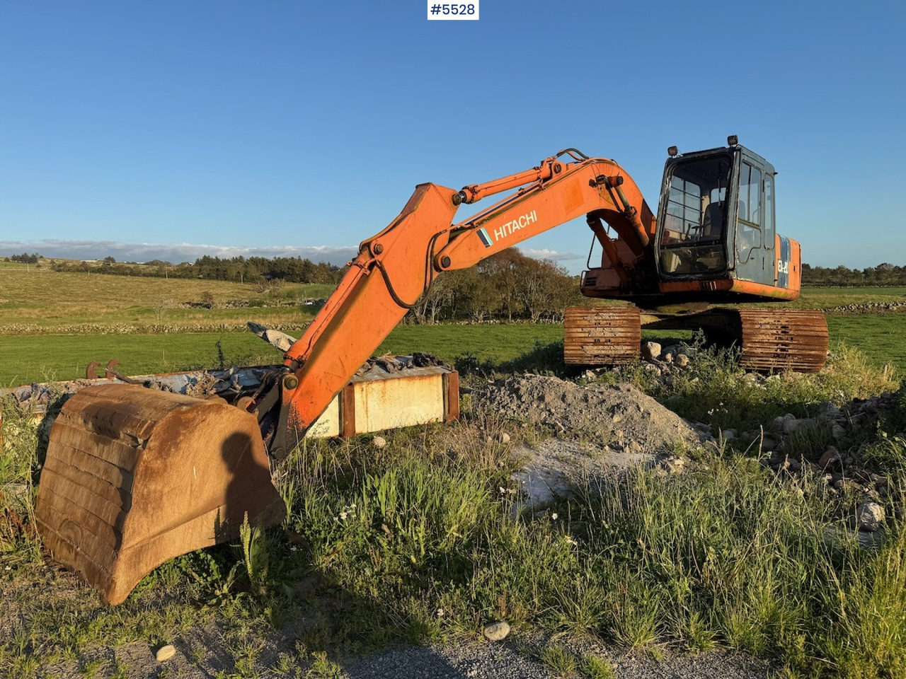 Hitachi EX 120-2. - Kaivuri: kuva Hitachi EX 120-2. - Kaivuri Hitachi EX 120-2. - Kaivuri: kuva Hitachi EX 120-2. - Kaivuri