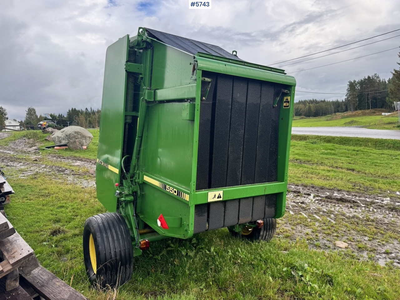 John Deere 550 Round Baler. - Heinäkone: kuva John Deere 550 Round Baler. - Heinäkone John Deere 550 Round Baler. - Heinäkone: kuva John Deere 550 Round Baler. - Heinäkone