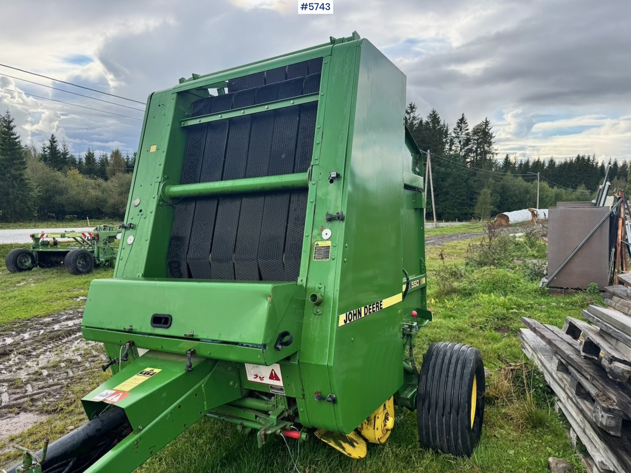 John Deere 550 Round Baler. - Heinäkone: kuva John Deere 550 Round Baler. - Heinäkone John Deere 550 Round Baler. - Heinäkone: kuva John Deere 550 Round Baler. - Heinäkone