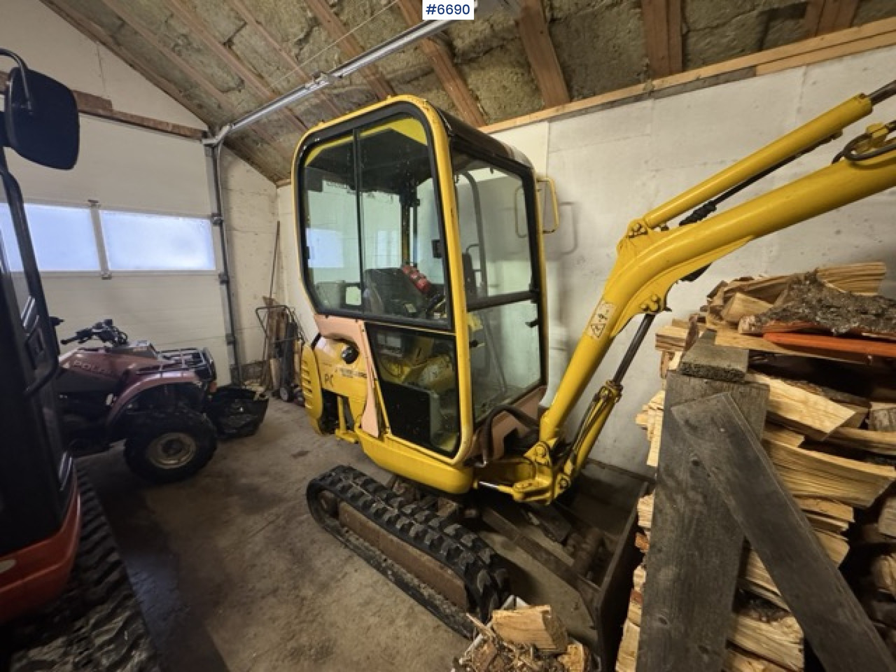 Komatsu PC15R excavator with 2 buckets! - Kaivuri: kuva Komatsu PC15R excavator with 2 buckets! - Kaivuri Komatsu PC15R excavator with 2 buckets! - Kaivuri: kuva Komatsu PC15R excavator with 2 buckets! - Kaivuri