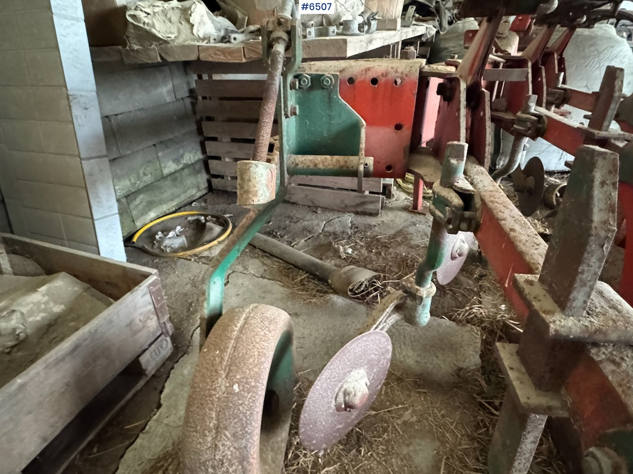 Maanmuokkauskone Kverneland 3-furrow plough: kuva Maanmuokkauskone Kverneland 3-furrow plough Maanmuokkauskone Kverneland 3-furrow plough: kuva Maanmuokkauskone Kverneland 3-furrow plough