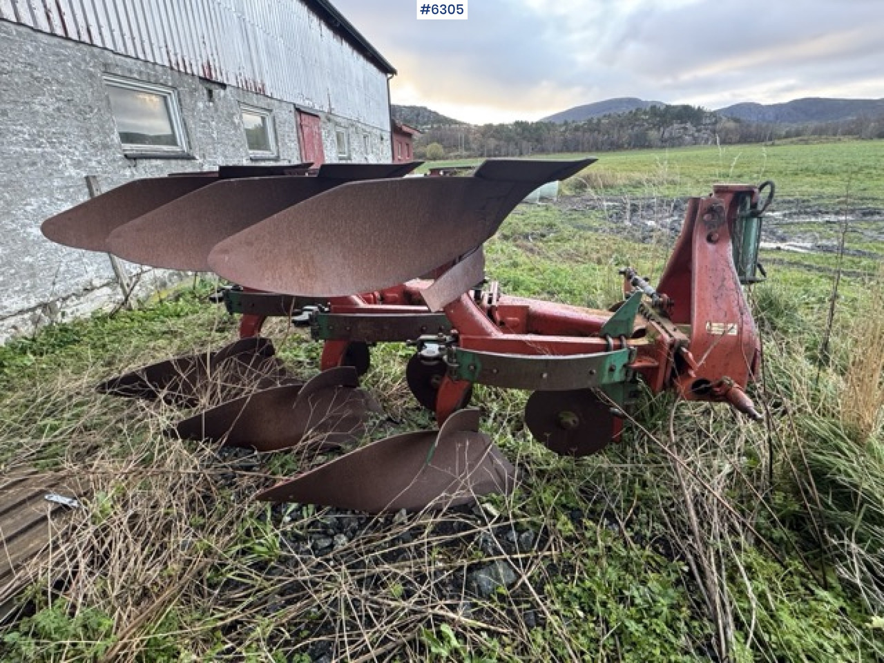 Kverneland 3-furrow reversible plough - Maanmuokkauskone: kuva Kverneland 3-furrow reversible plough - Maanmuokkauskone Kverneland 3-furrow reversible plough - Maanmuokkauskone: kuva Kverneland 3-furrow reversible plough - Maanmuokkauskone