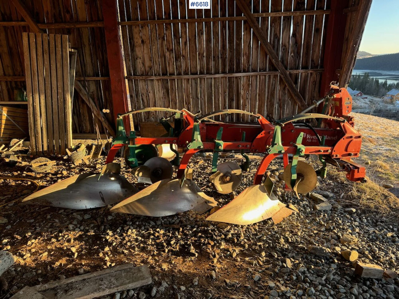 Kverneland AB 85 Dough plough - Maanmuokkauskone: kuva Kverneland AB 85 Dough plough - Maanmuokkauskone Kverneland AB 85 Dough plough - Maanmuokkauskone: kuva Kverneland AB 85 Dough plough - Maanmuokkauskone