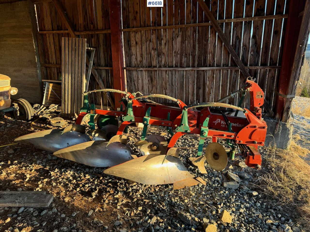 Kverneland AB 85 Dough plough - Maanmuokkauskone: kuva Kverneland AB 85 Dough plough - Maanmuokkauskone Kverneland AB 85 Dough plough - Maanmuokkauskone: kuva Kverneland AB 85 Dough plough - Maanmuokkauskone