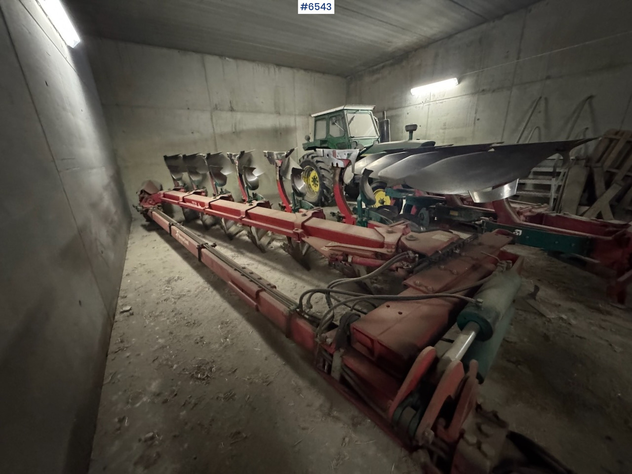 Kverneland PB100 6-Flour Vario Semi-Reversible Plough - Maanmuokkauskone: kuva Kverneland PB100 6-Flour Vario Semi-Reversible Plough - Maanmuokkauskone Kverneland PB100 6-Flour Vario Semi-Reversible Plough - Maanmuokkauskone: kuva Kverneland PB100 6-Flour Vario Semi-Reversible Plough - Maanmuokkauskone