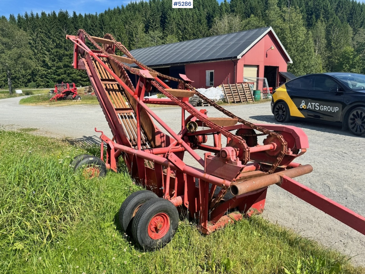 Kverneland Stone Picker - Maanmuokkauskone: kuva Kverneland Stone Picker - Maanmuokkauskone Kverneland Stone Picker - Maanmuokkauskone: kuva Kverneland Stone Picker - Maanmuokkauskone