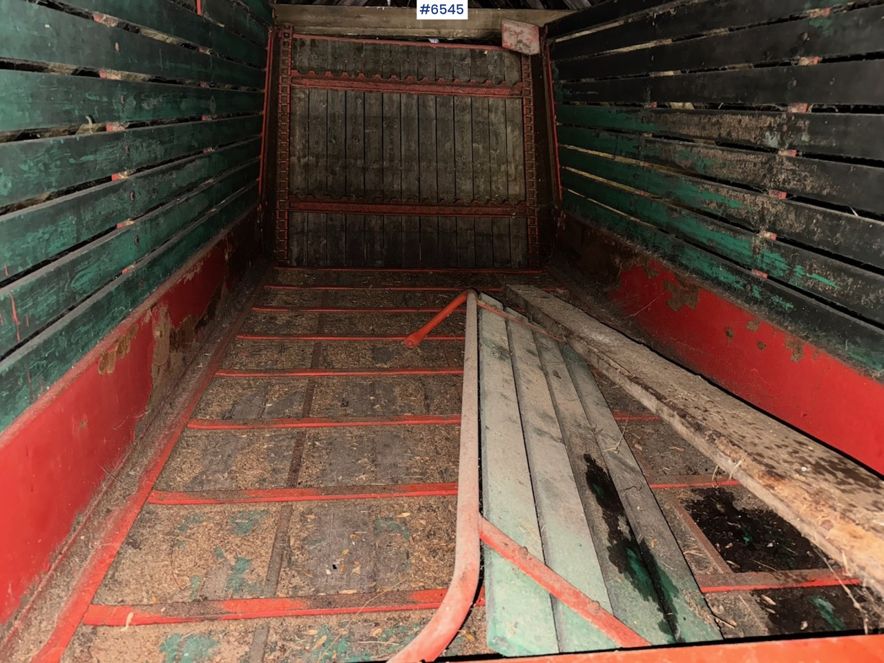 Kverneland UN 7000 Harvesting wagon w/ throwing roller. - Heinäkone: kuva Kverneland UN 7000 Harvesting wagon w/ throwing roller. - Heinäkone Kverneland UN 7000 Harvesting wagon w/ throwing roller. - Heinäkone: kuva Kverneland UN 7000 Harvesting wagon w/ throwing roller. - Heinäkone