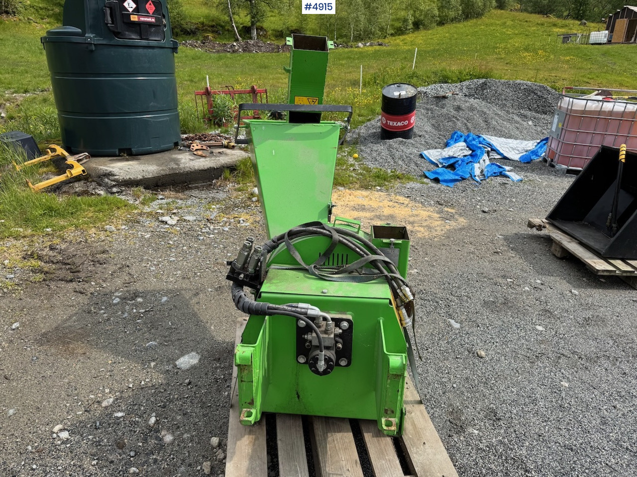 2014 Farmi forest 100 wood chipper - Metsäkone: kuva 2014 Farmi forest 100 wood chipper - Metsäkone 2014 Farmi forest 100 wood chipper - Metsäkone: kuva 2014 Farmi forest 100 wood chipper - Metsäkone