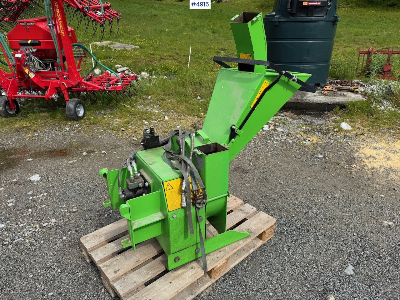 2014 Farmi forest 100 wood chipper - Metsäkone: kuva 2014 Farmi forest 100 wood chipper - Metsäkone 2014 Farmi forest 100 wood chipper - Metsäkone: kuva 2014 Farmi forest 100 wood chipper - Metsäkone