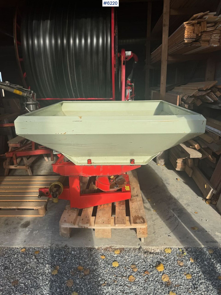 Rauch Komet ZS800 - Lannoitteenlevitin: kuva Rauch Komet ZS800 - Lannoitteenlevitin Rauch Komet ZS800 - Lannoitteenlevitin: kuva Rauch Komet ZS800 - Lannoitteenlevitin