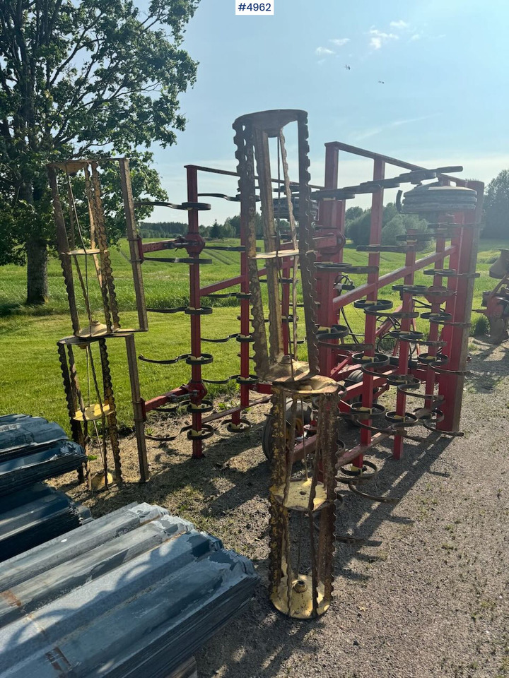 Väderstad Harrow - Maanmuokkauskone: kuva Väderstad Harrow - Maanmuokkauskone Väderstad Harrow - Maanmuokkauskone: kuva Väderstad Harrow - Maanmuokkauskone