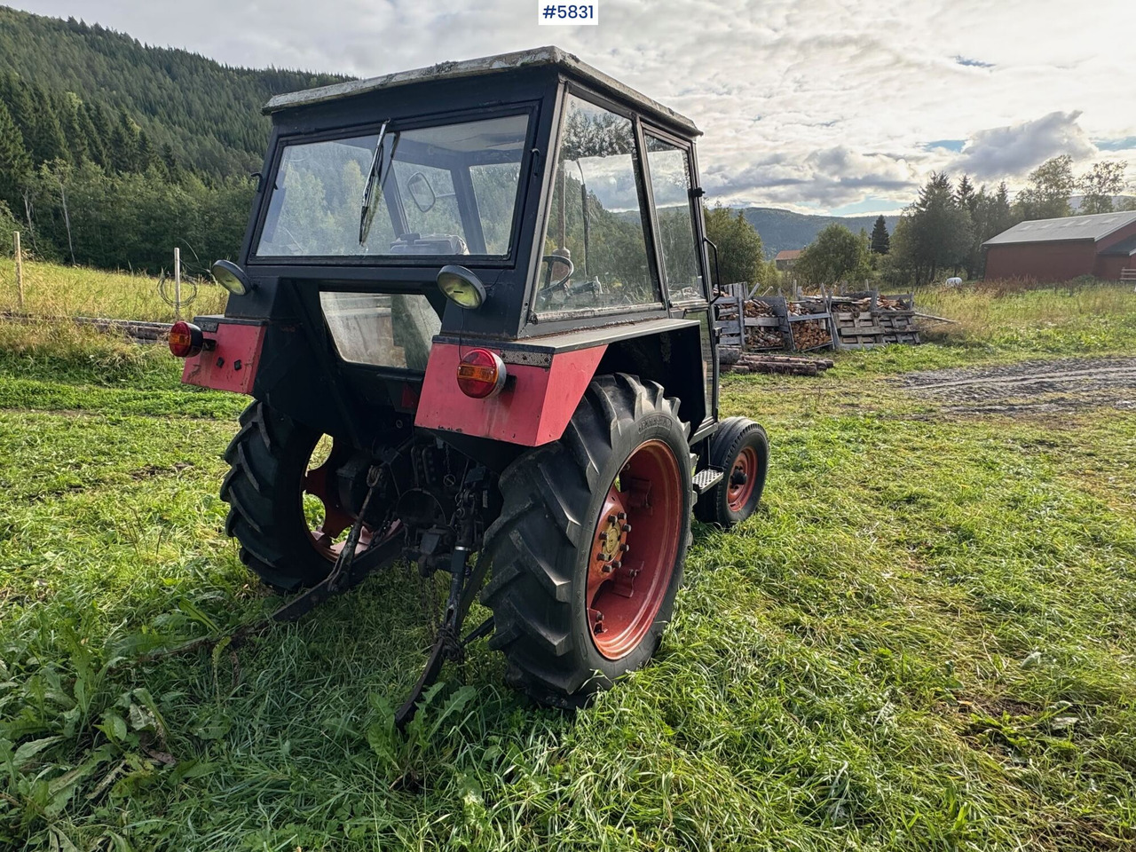 Zetor 4911 - Traktori: kuva  Zetor 4911 - Traktori Zetor 4911 - Traktori: kuva  Zetor 4911 - Traktori