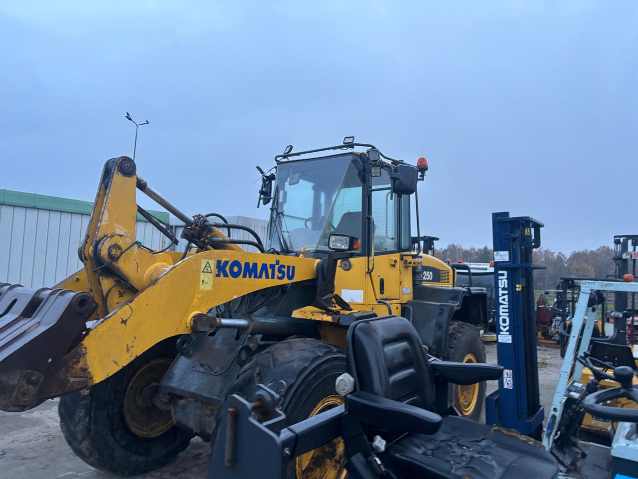 Komatsu Komatsu wa250-5 - Pyöräkuormaaja: kuva Komatsu Komatsu wa250-5 - Pyöräkuormaaja Komatsu Komatsu wa250-5 - Pyöräkuormaaja: kuva Komatsu Komatsu wa250-5 - Pyöräkuormaaja