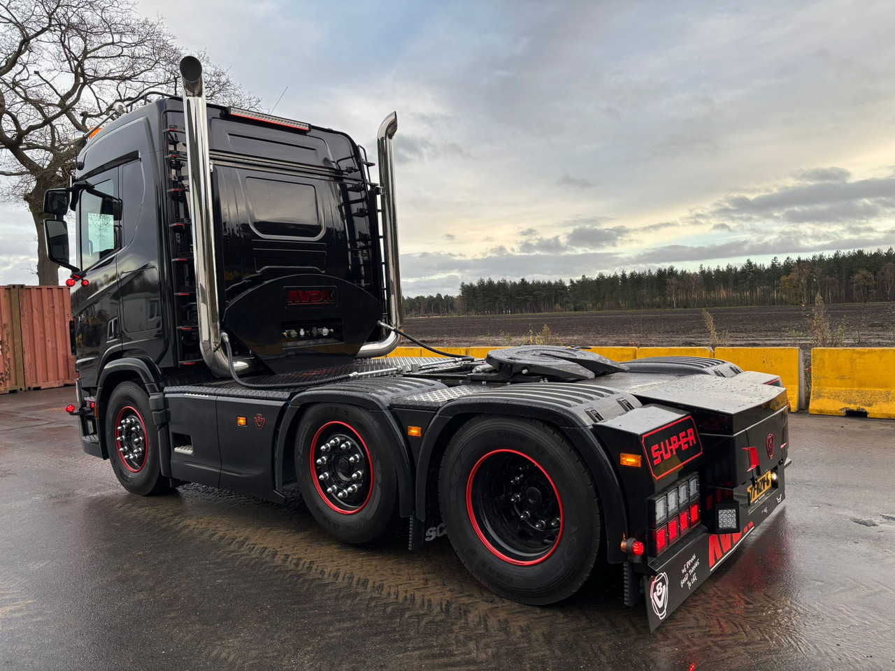 SCANIA R666 - Vetopöytäauto: kuva SCANIA R666 - Vetopöytäauto SCANIA R666 - Vetopöytäauto: kuva SCANIA R666 - Vetopöytäauto