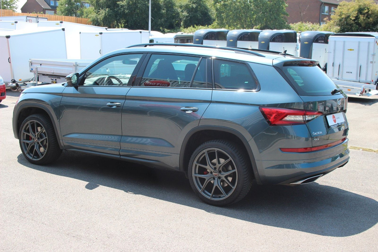Skoda Kodiaq RS 4x4 ACC Std-Hzg Pano Alcant LED Canton - Maasturi/ Katumaasturi: kuva Skoda Kodiaq RS 4x4 ACC Std-Hzg Pano Alcant LED Canton - Maasturi/ Katumaasturi Skoda Kodiaq RS 4x4 ACC Std-Hzg Pano Alcant LED Canton - Maasturi/ Katumaasturi: kuva Skoda Kodiaq RS 4x4 ACC Std-Hzg Pano Alcant LED Canton - Maasturi/ Katumaasturi