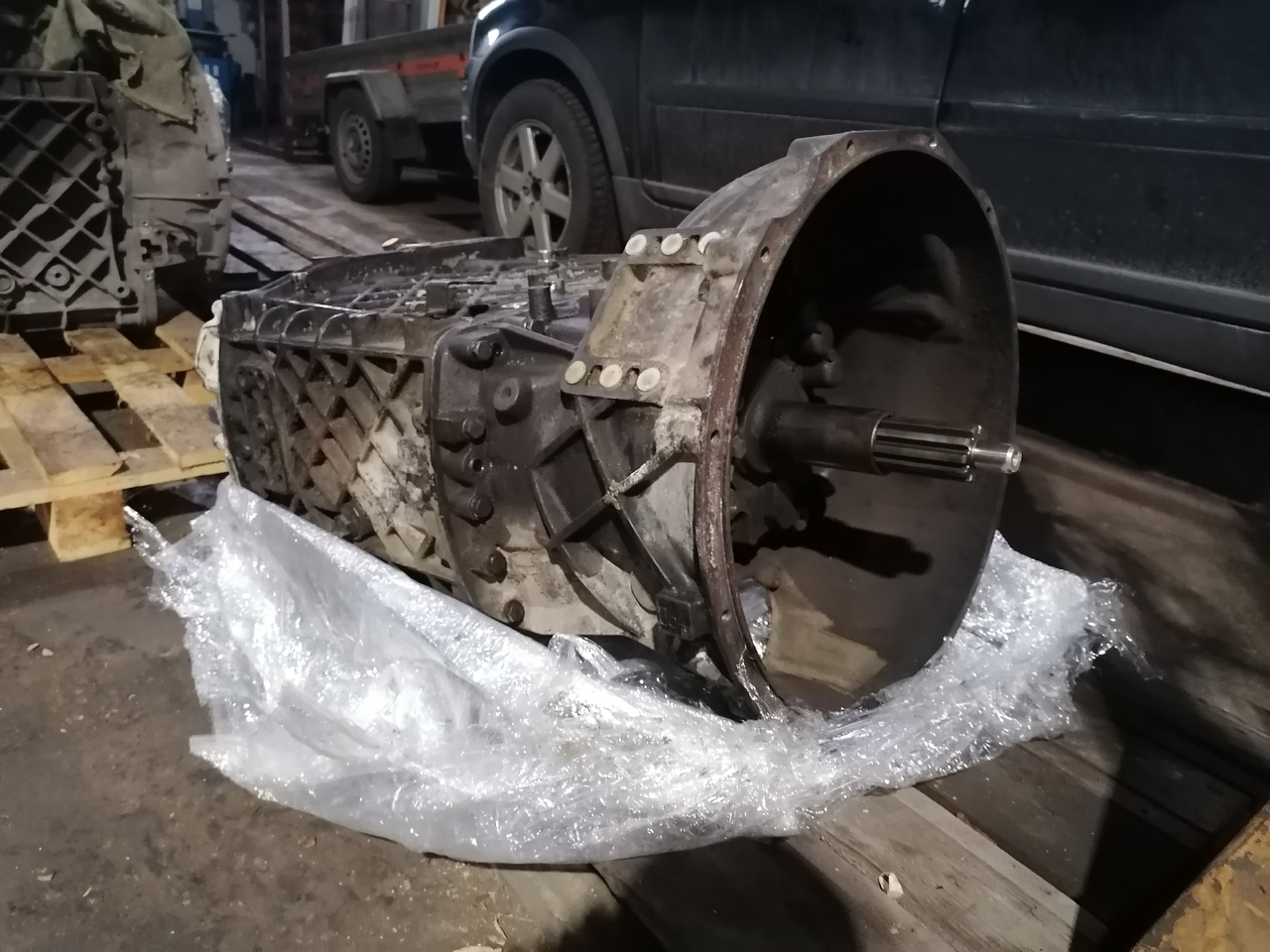 MAN DAF REMANUFACTURED gearbox ZF 16S151 ratio 0,84 - Vaihdelaatikko: kuva MAN DAF REMANUFACTURED gearbox ZF 16S151 ratio 0,84 - Vaihdelaatikko MAN DAF REMANUFACTURED gearbox ZF 16S151 ratio 0,84 - Vaihdelaatikko: kuva MAN DAF REMANUFACTURED gearbox ZF 16S151 ratio 0,84 - Vaihdelaatikko