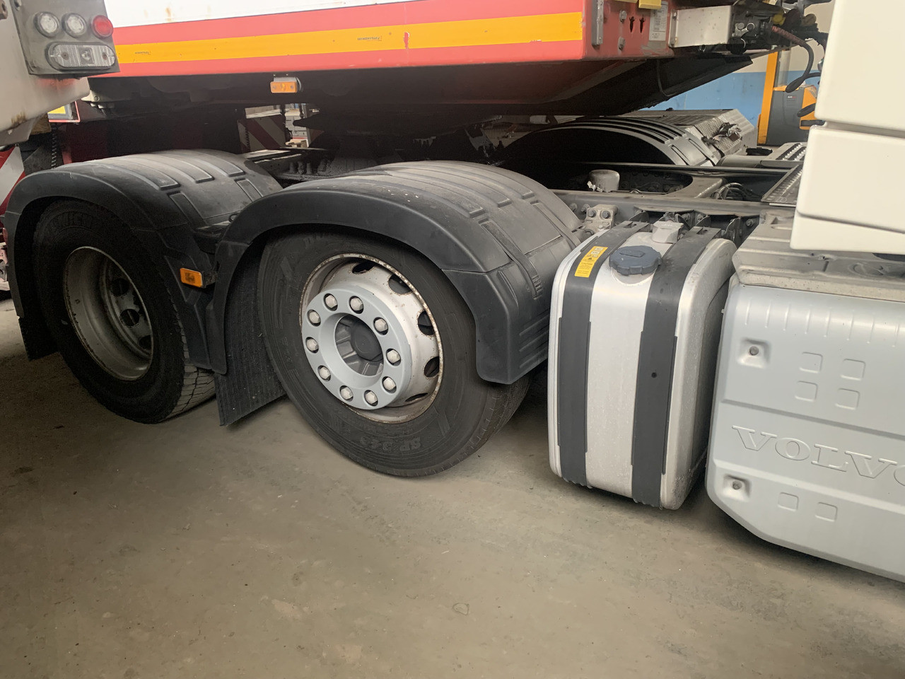 VOLVO VOLVO FH 6x2 500 Euro VI, salon Polska, ASO - Vetopöytäauto: kuva VOLVO VOLVO FH 6x2 500 Euro VI, salon Polska, ASO - Vetopöytäauto VOLVO VOLVO FH 6x2 500 Euro VI, salon Polska, ASO - Vetopöytäauto: kuva VOLVO VOLVO FH 6x2 500 Euro VI, salon Polska, ASO - Vetopöytäauto