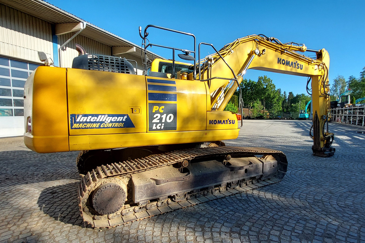 Komatsu PC210LCi-10 - Telakaivukone: kuva Komatsu PC210LCi-10 - Telakaivukone Komatsu PC210LCi-10 - Telakaivukone: kuva Komatsu PC210LCi-10 - Telakaivukone