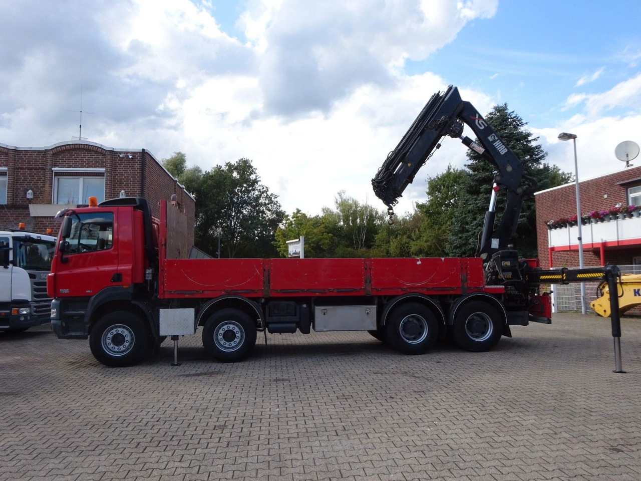 DAF 85.410 Pritsche + HIAB 322E6 Kran 8x4 - Nosturiauto: kuva DAF 85.410 Pritsche + HIAB 322E6 Kran 8x4 - Nosturiauto DAF 85.410 Pritsche + HIAB 322E6 Kran 8x4 - Nosturiauto: kuva DAF 85.410 Pritsche + HIAB 322E6 Kran 8x4 - Nosturiauto