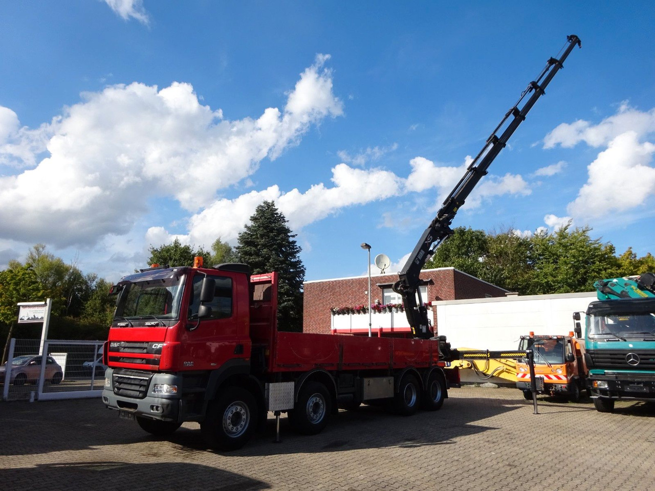 DAF 85.410 Pritsche + HIAB 322E6 Kran 8x4 - Nosturiauto: kuva DAF 85.410 Pritsche + HIAB 322E6 Kran 8x4 - Nosturiauto DAF 85.410 Pritsche + HIAB 322E6 Kran 8x4 - Nosturiauto: kuva DAF 85.410 Pritsche + HIAB 322E6 Kran 8x4 - Nosturiauto