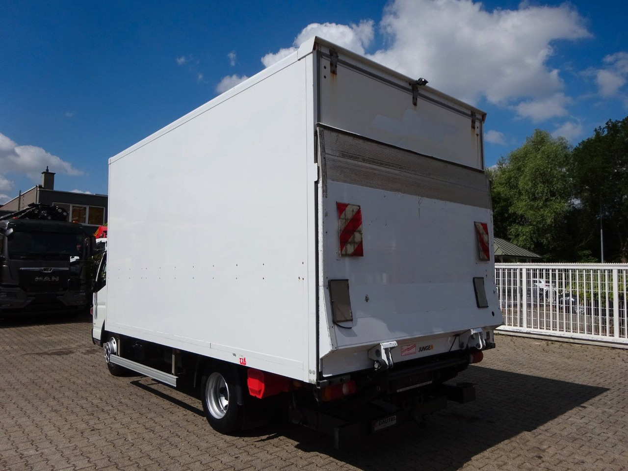 FUSO Canter 7C18 + LBW 4x2 - Jakeluauto: kuva FUSO Canter 7C18 + LBW 4x2 - Jakeluauto FUSO Canter 7C18 + LBW 4x2 - Jakeluauto: kuva FUSO Canter 7C18 + LBW 4x2 - Jakeluauto