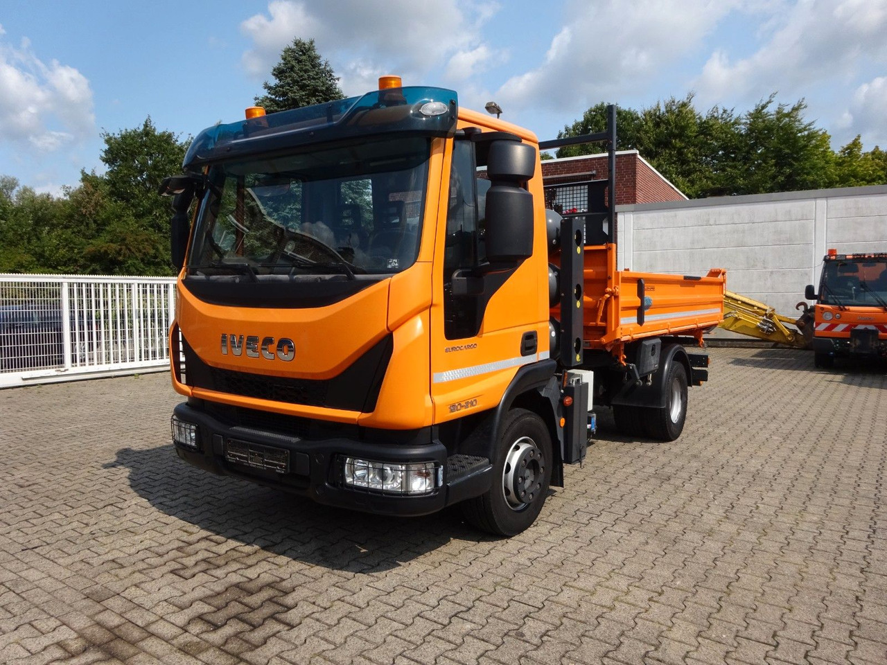 Iveco 120-210 MEILLER 3Skipper CNG GAS 4x2 - Kippiauto kuorma-auto: kuva Iveco 120-210 MEILLER 3Skipper CNG GAS 4x2 - Kippiauto kuorma-auto Iveco 120-210 MEILLER 3Skipper CNG GAS 4x2 - Kippiauto kuorma-auto: kuva Iveco 120-210 MEILLER 3Skipper CNG GAS 4x2 - Kippiauto kuorma-auto