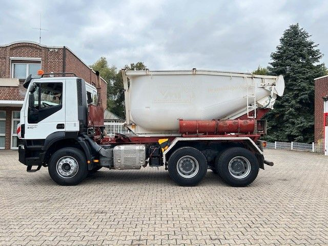 Iveco 410 TRAKKER Wechselsystem Kipper + Asphaltmulde - Nostovarsi-vaihtolavakuorma kuorma-auto: kuva Iveco 410 TRAKKER Wechselsystem Kipper + Asphaltmulde - Nostovarsi-vaihtolavakuorma kuorma-auto Iveco 410 TRAKKER Wechselsystem Kipper + Asphaltmulde - Nostovarsi-vaihtolavakuorma kuorma-auto: kuva Iveco 410 TRAKKER Wechselsystem Kipper + Asphaltmulde - Nostovarsi-vaihtolavakuorma kuorma-auto