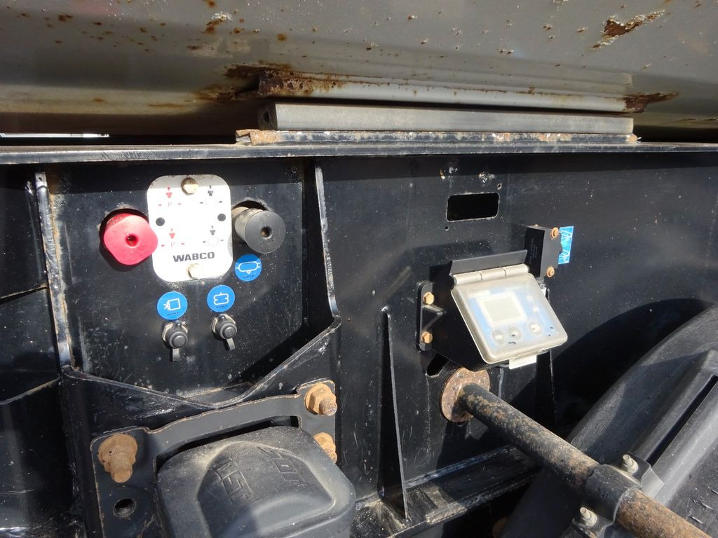 Kippiauto puoliperävaunu Kögel SKM24 Stahl Kippauflieger mit 3 Achsen Kögel SKM24 Stahl Kippauflieger mit 3 Achsen: kuva Kippiauto puoliperävaunu Kögel SKM24 Stahl Kippauflieger mit 3 Achsen Kögel SKM24 Stahl Kippauflieger mit 3 Achsen