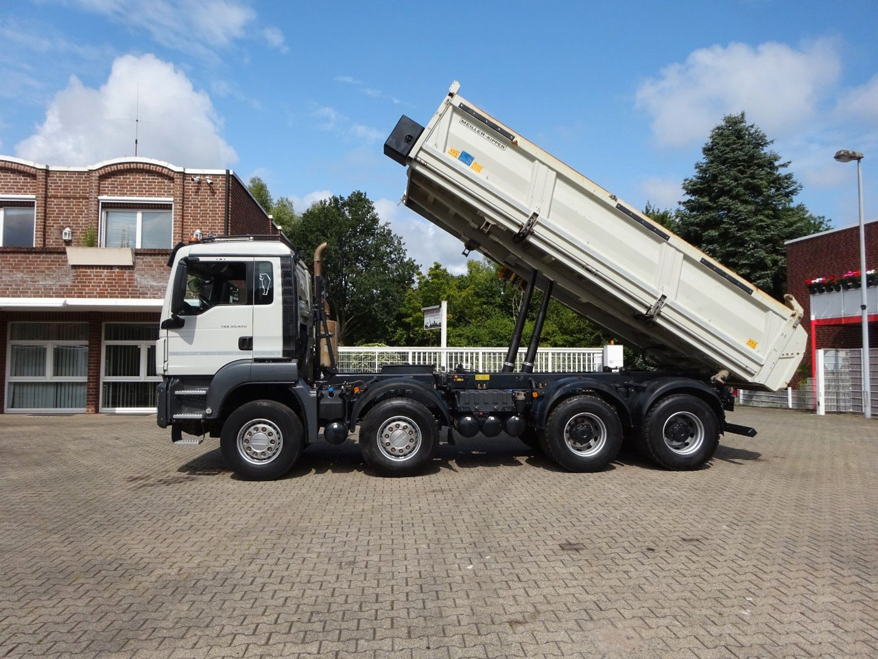 MAN 35.470 TGS MEILLER 3Skipper + Bordmatik 8x4 - Kippiauto kuorma-auto: kuva MAN 35.470 TGS MEILLER 3Skipper + Bordmatik 8x4 - Kippiauto kuorma-auto MAN 35.470 TGS MEILLER 3Skipper + Bordmatik 8x4 - Kippiauto kuorma-auto: kuva MAN 35.470 TGS MEILLER 3Skipper + Bordmatik 8x4 - Kippiauto kuorma-auto