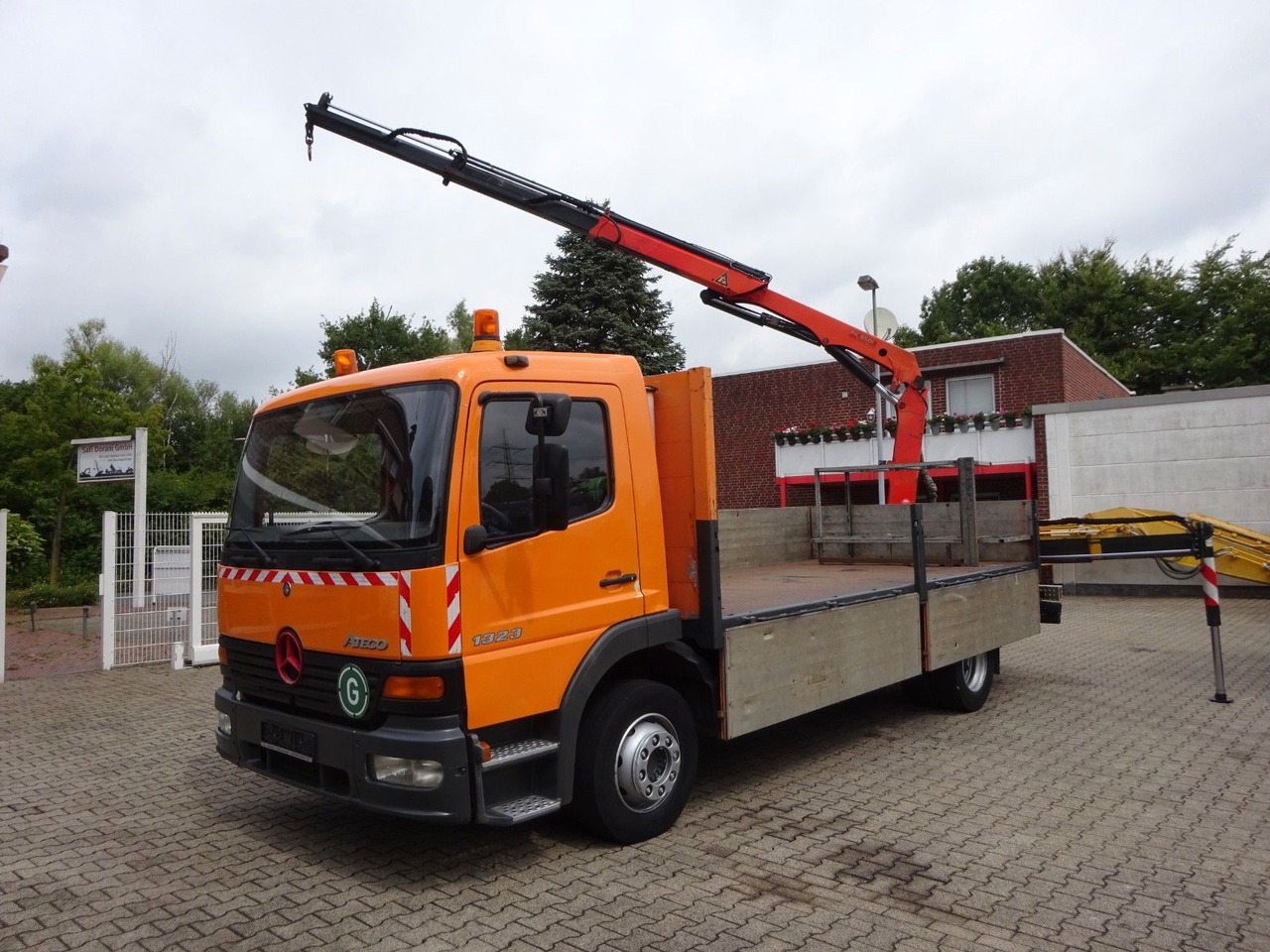 Mercedes-Benz 1323 Atego Pritsche + PK 9501 Kran 4x2 - Lava-kuorma-auto, Nosturiauto: kuva Mercedes-Benz 1323 Atego Pritsche + PK 9501 Kran 4x2 - Lava-kuorma-auto, Nosturiauto Mercedes-Benz 1323 Atego Pritsche + PK 9501 Kran 4x2 - Lava-kuorma-auto, Nosturiauto: kuva Mercedes-Benz 1323 Atego Pritsche + PK 9501 Kran 4x2 - Lava-kuorma-auto, Nosturiauto