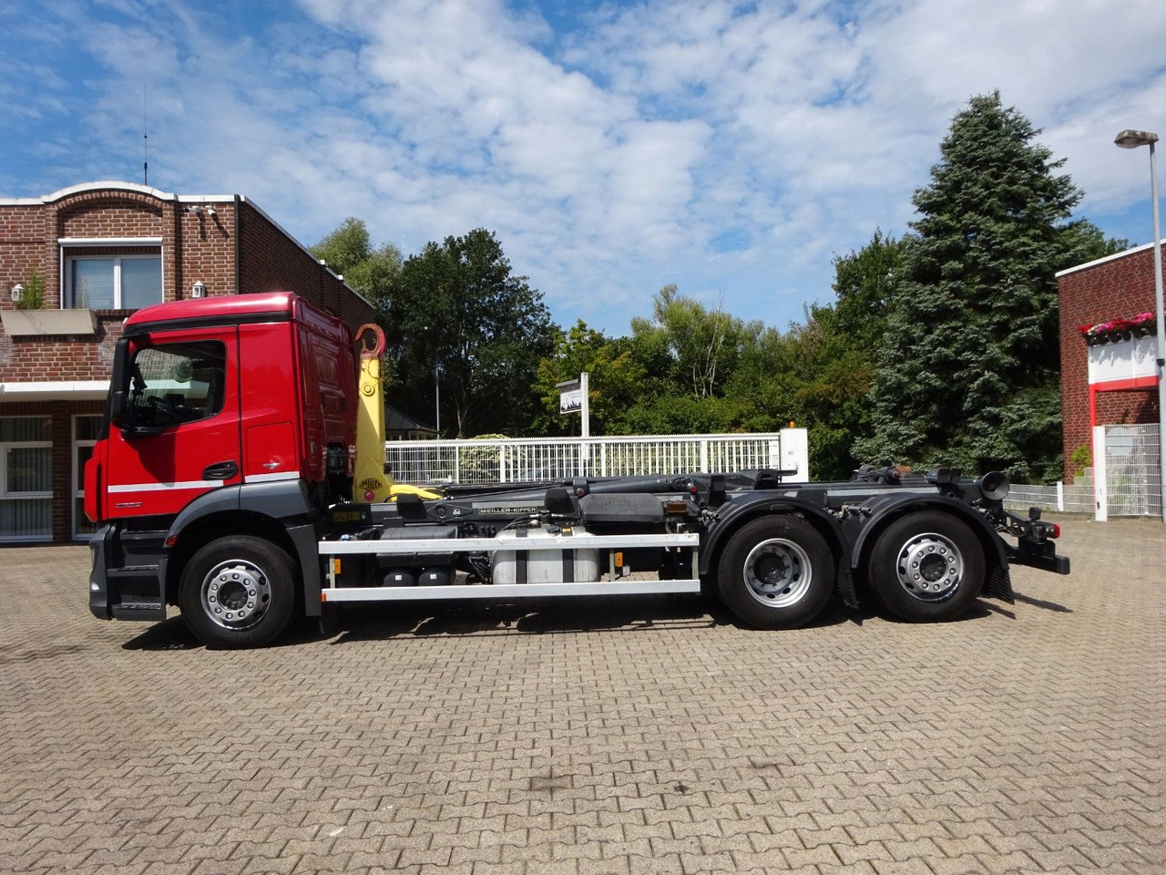 Mercedes-Benz 2532 ANTOS MEILLER Abroller Lift+Lenkachse 6x2 - Koukkulava kuorma-auto: kuva Mercedes-Benz 2532 ANTOS MEILLER Abroller Lift+Lenkachse 6x2 - Koukkulava kuorma-auto Mercedes-Benz 2532 ANTOS MEILLER Abroller Lift+Lenkachse 6x2 - Koukkulava kuorma-auto: kuva Mercedes-Benz 2532 ANTOS MEILLER Abroller Lift+Lenkachse 6x2 - Koukkulava kuorma-auto