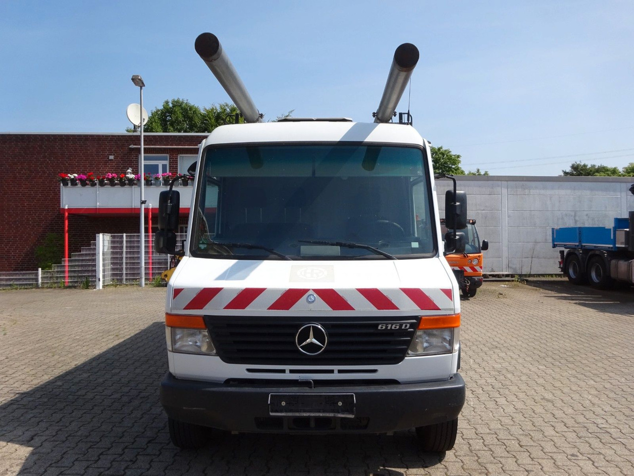 Mercedes-Benz 616D Vario Kastenwagen 4x2 - Pakettiauto: kuva Mercedes-Benz 616D Vario Kastenwagen 4x2 - Pakettiauto Mercedes-Benz 616D Vario Kastenwagen 4x2 - Pakettiauto: kuva Mercedes-Benz 616D Vario Kastenwagen 4x2 - Pakettiauto