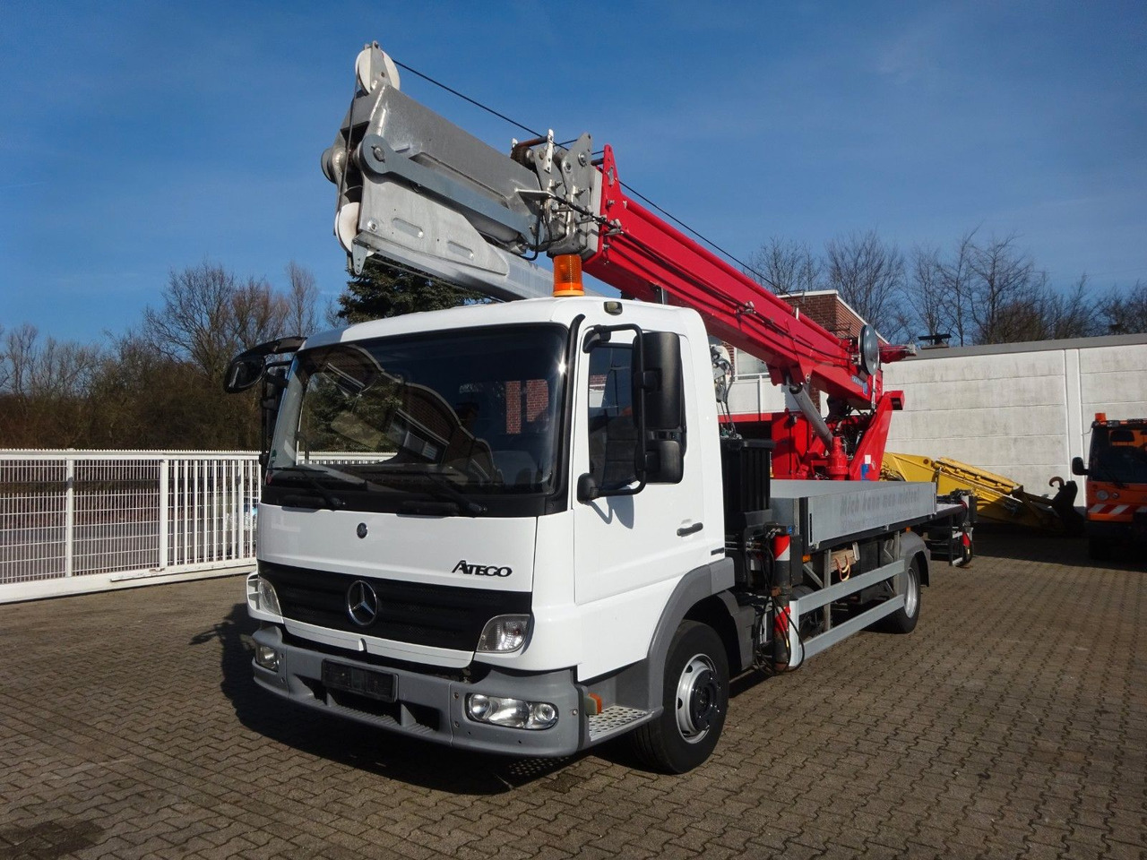 Mercedes-Benz 818 Atego + Böcker AK 32 Meter Dachdeckerkran - Nosturiauto: kuva Mercedes-Benz 818 Atego + Böcker AK 32 Meter Dachdeckerkran - Nosturiauto Mercedes-Benz 818 Atego + Böcker AK 32 Meter Dachdeckerkran - Nosturiauto: kuva Mercedes-Benz 818 Atego + Böcker AK 32 Meter Dachdeckerkran - Nosturiauto