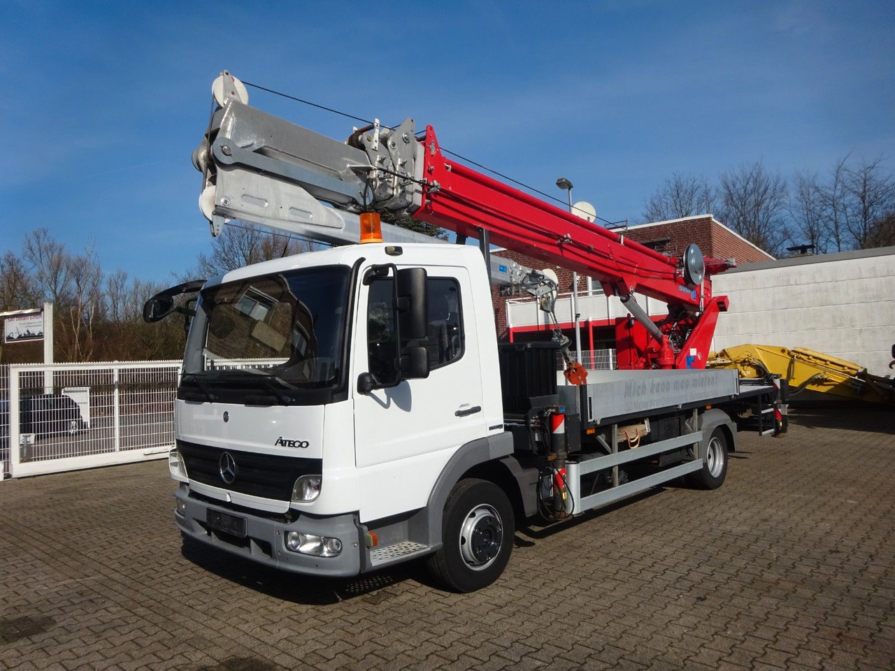 Mercedes-Benz 818 Atego + Böcker AK 32 Meter Dachdeckerkran - Nosturiauto: kuva Mercedes-Benz 818 Atego + Böcker AK 32 Meter Dachdeckerkran - Nosturiauto Mercedes-Benz 818 Atego + Böcker AK 32 Meter Dachdeckerkran - Nosturiauto: kuva Mercedes-Benz 818 Atego + Böcker AK 32 Meter Dachdeckerkran - Nosturiauto