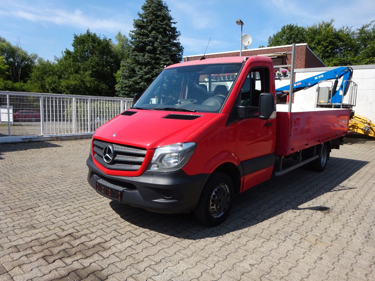 Mercedes-Benz Sprinter Pritsche 519CDI Bluetec 4x2 - Avolava pakettiauto: kuva Mercedes-Benz Sprinter Pritsche 519CDI Bluetec 4x2 - Avolava pakettiauto Mercedes-Benz Sprinter Pritsche 519CDI Bluetec 4x2 - Avolava pakettiauto: kuva Mercedes-Benz Sprinter Pritsche 519CDI Bluetec 4x2 - Avolava pakettiauto