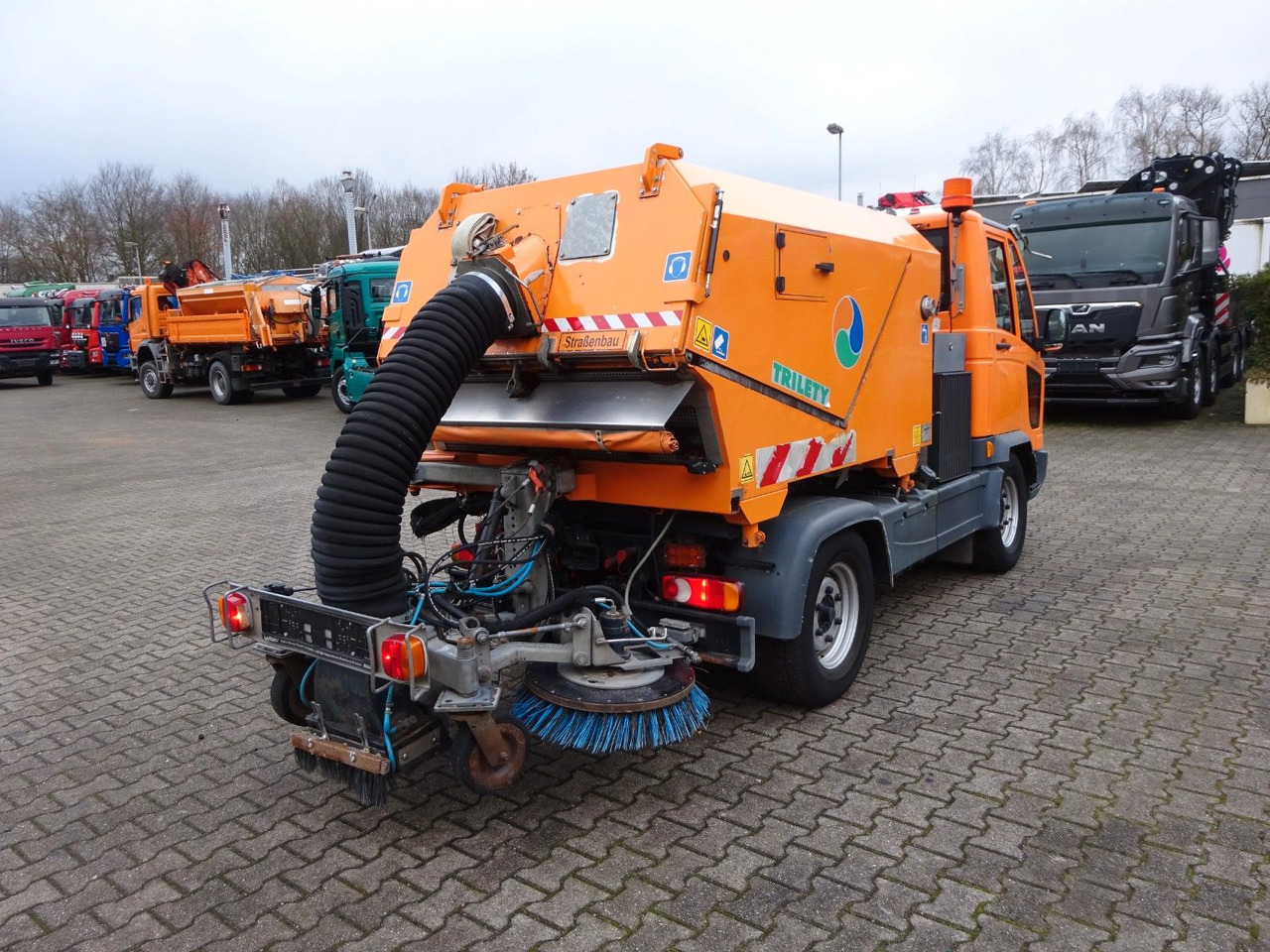 Multicar M30 HAKO FUMO Kehrmaschine+Kipper Wechsel-System - Kippilava-auto: kuva Multicar M30 HAKO FUMO Kehrmaschine+Kipper Wechsel-System - Kippilava-auto Multicar M30 HAKO FUMO Kehrmaschine+Kipper Wechsel-System - Kippilava-auto: kuva Multicar M30 HAKO FUMO Kehrmaschine+Kipper Wechsel-System - Kippilava-auto