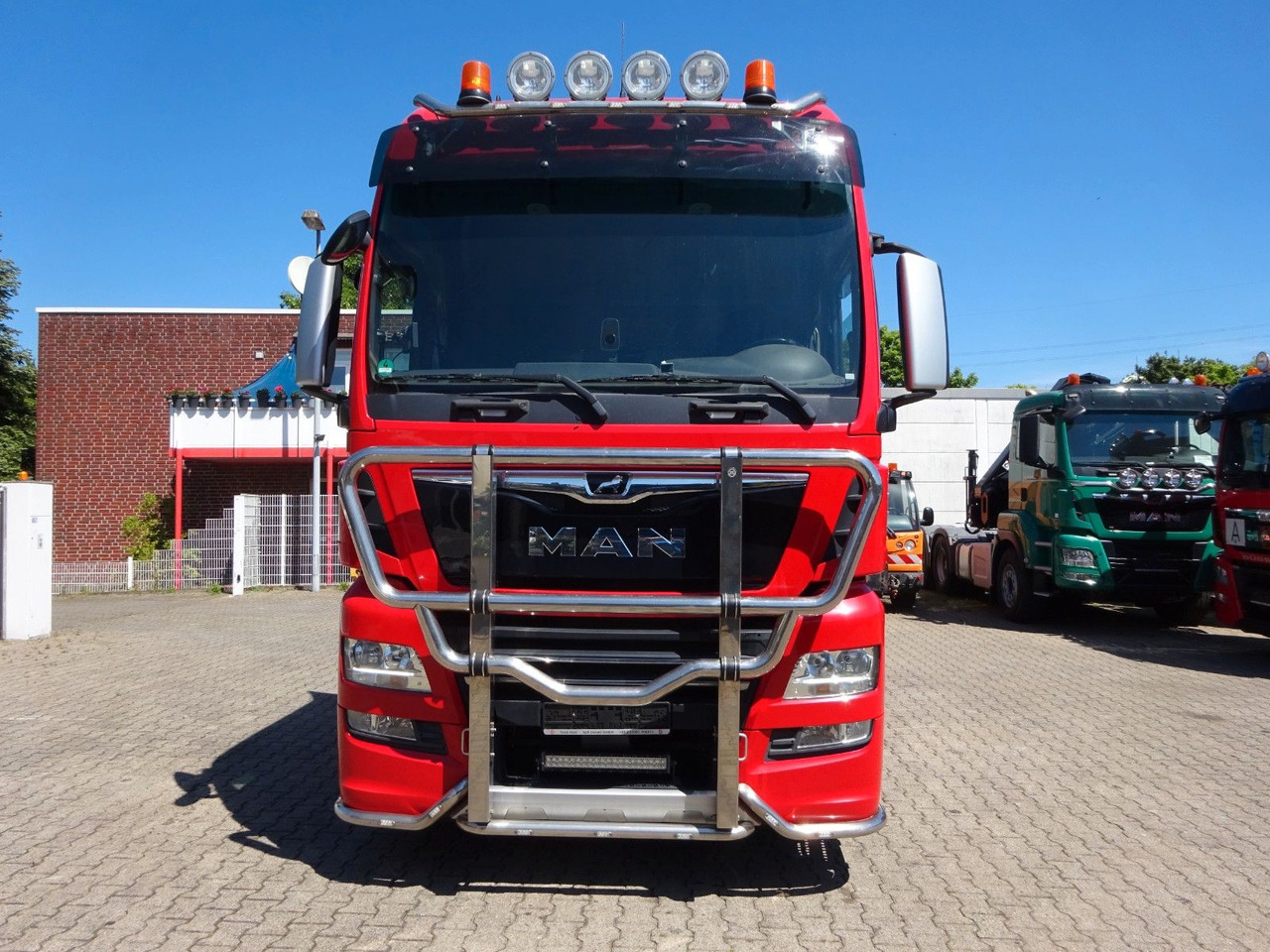Vetopöytäauto MAN 18.400 TGX SZM 4x2: kuva Vetopöytäauto MAN 18.400 TGX SZM 4x2