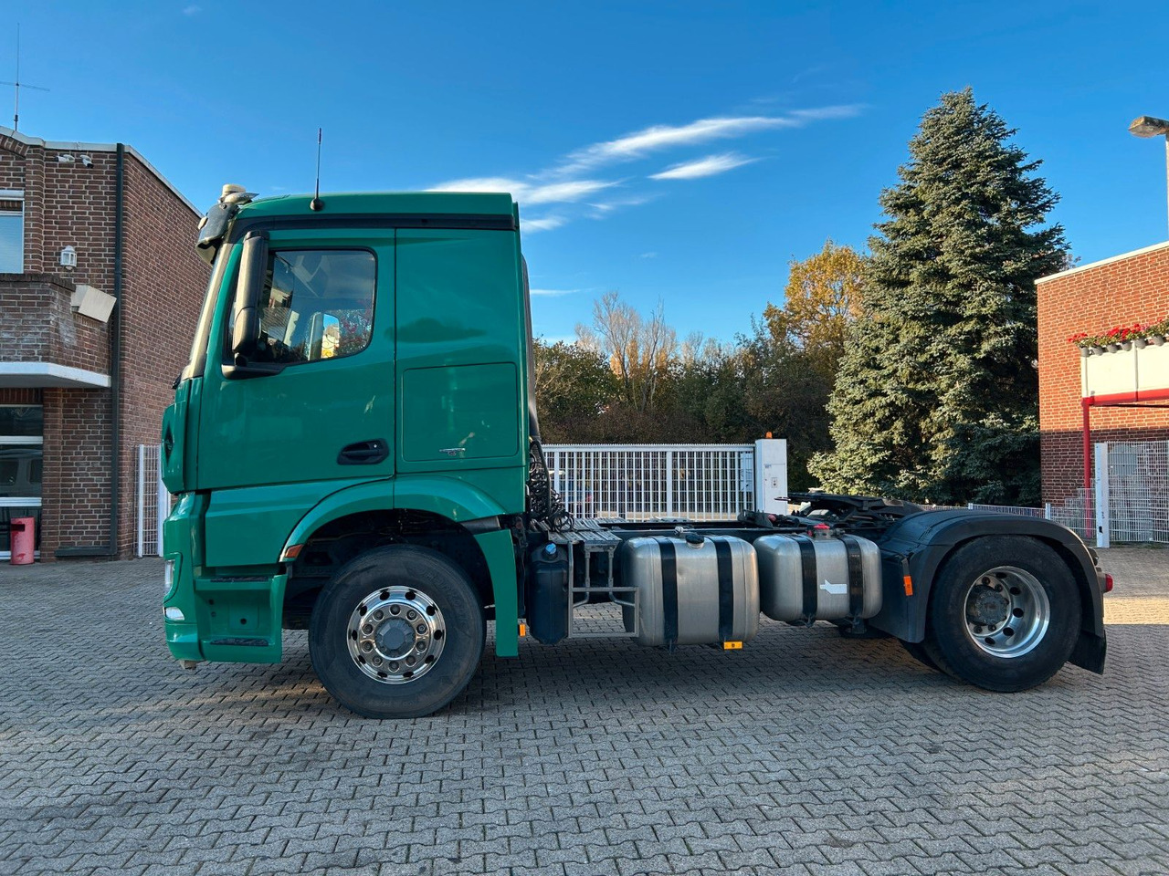 Mercedes-Benz Arocs 1845 SZM 4x4 HAD - Vetopöytäauto: kuva Mercedes-Benz Arocs 1845 SZM 4x4 HAD - Vetopöytäauto Mercedes-Benz Arocs 1845 SZM 4x4 HAD - Vetopöytäauto: kuva Mercedes-Benz Arocs 1845 SZM 4x4 HAD - Vetopöytäauto