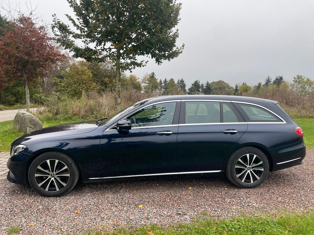 Mercedes-Benz E 220 T-Modell E 220 d *4Matic* - Farmari: kuva Mercedes-Benz E 220 T-Modell E 220 d *4Matic* - Farmari Mercedes-Benz E 220 T-Modell E 220 d *4Matic* - Farmari: kuva Mercedes-Benz E 220 T-Modell E 220 d *4Matic* - Farmari