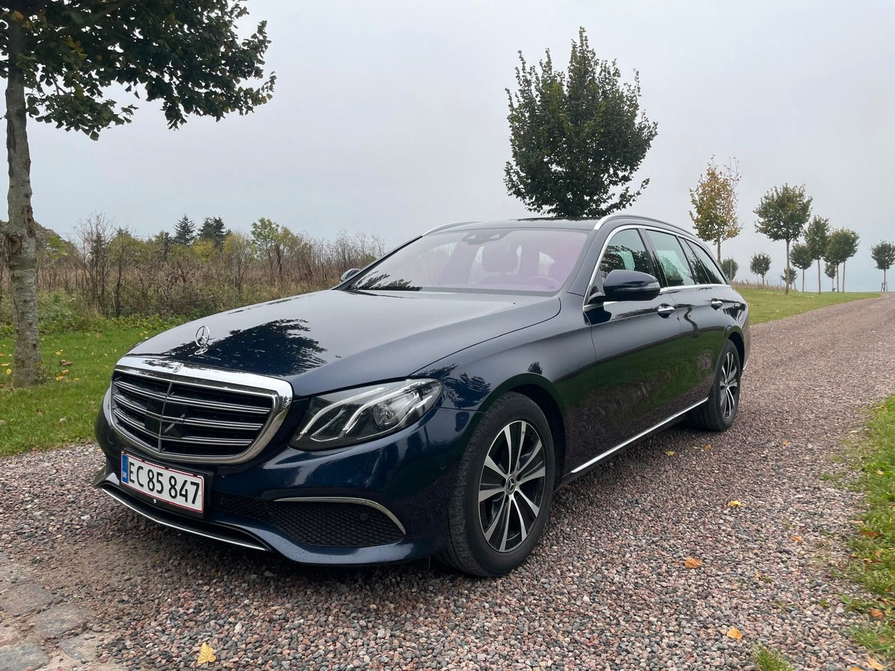 Mercedes-Benz E 220 T-Modell E 220 d *4Matic* - Farmari: kuva Mercedes-Benz E 220 T-Modell E 220 d *4Matic* - Farmari Mercedes-Benz E 220 T-Modell E 220 d *4Matic* - Farmari: kuva Mercedes-Benz E 220 T-Modell E 220 d *4Matic* - Farmari