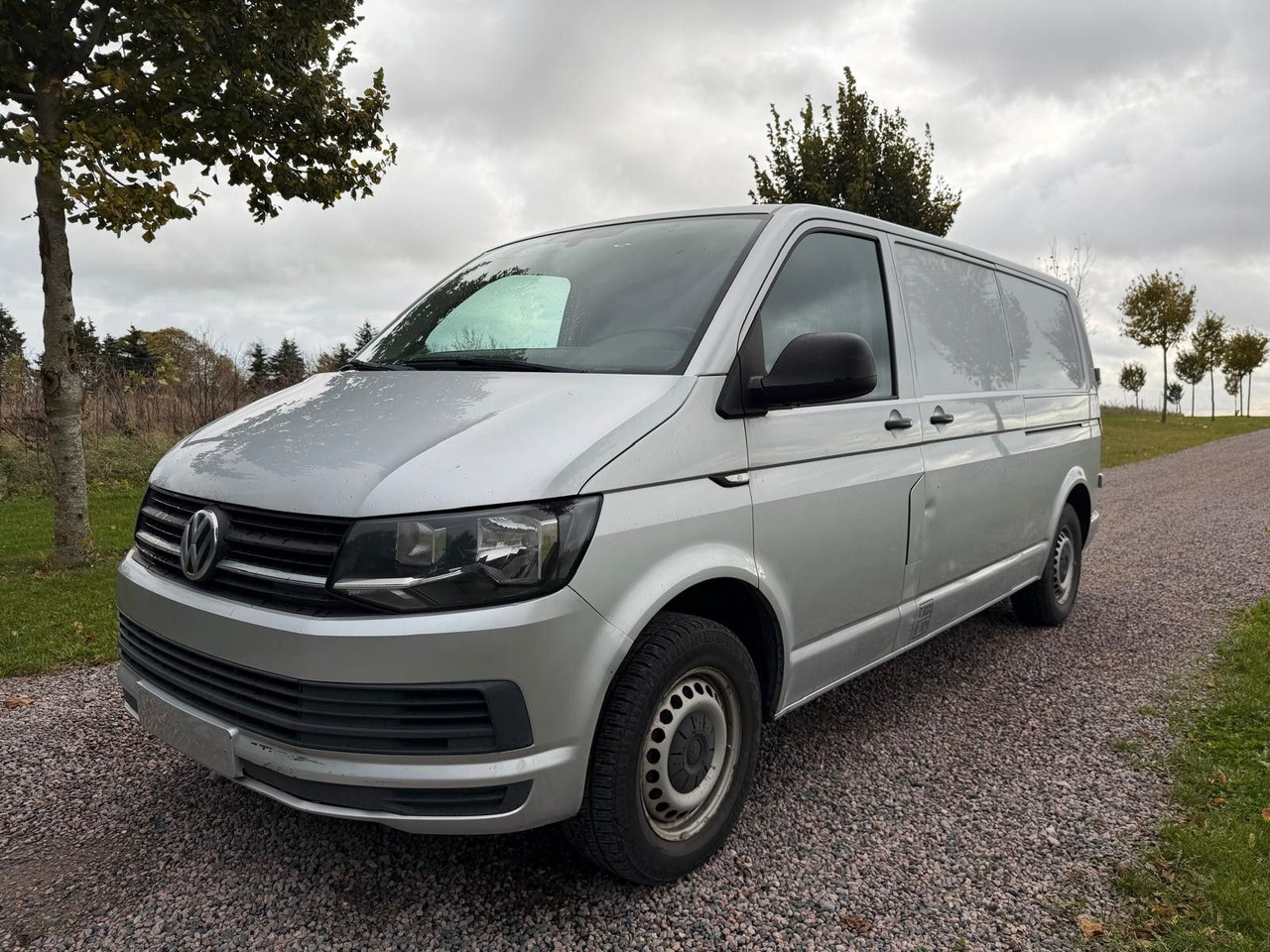 Volkswagen T6 Transporter Kasten lang - Pikkubussi: kuva Volkswagen T6 Transporter Kasten lang - Pikkubussi Volkswagen T6 Transporter Kasten lang - Pikkubussi: kuva Volkswagen T6 Transporter Kasten lang - Pikkubussi
