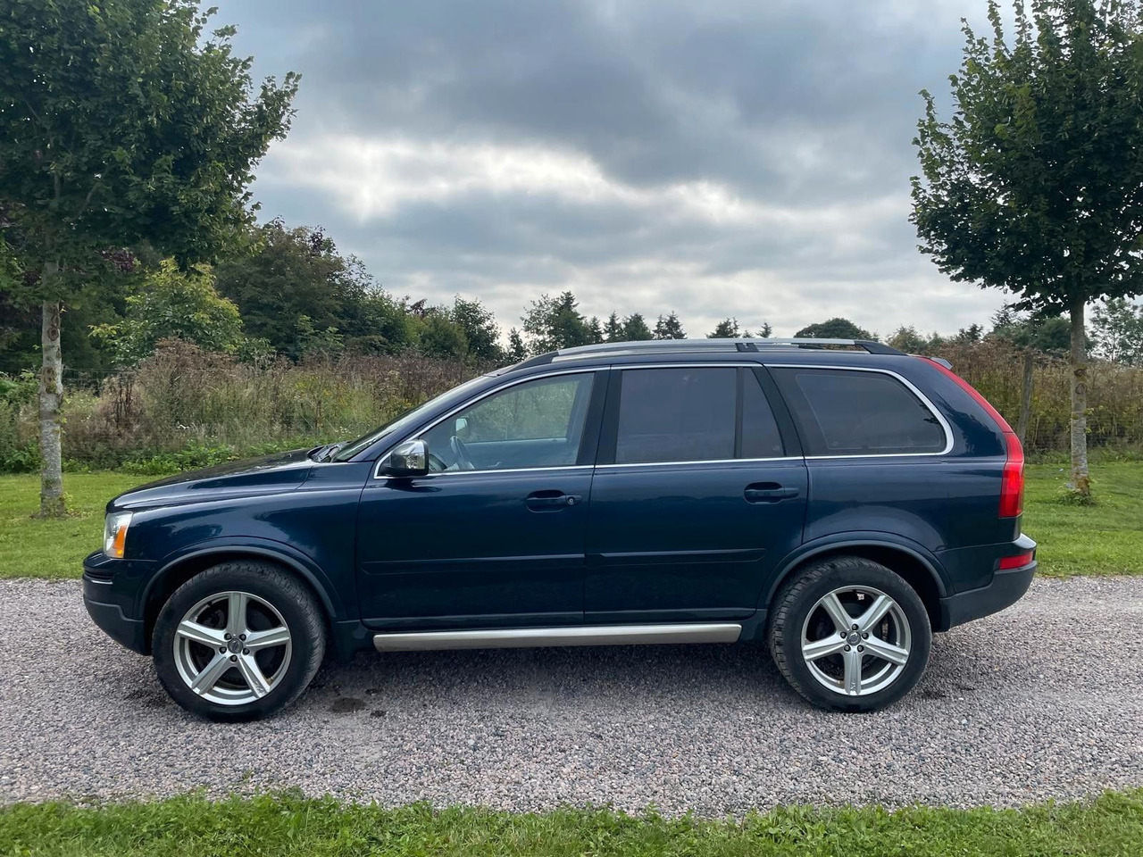 Volvo XC 90 XC90 D5 R-Design Geartronic - Maasturi/ Katumaasturi: kuva  Volvo XC 90 XC90 D5 R-Design Geartronic - Maasturi/ Katumaasturi Volvo XC 90 XC90 D5 R-Design Geartronic - Maasturi/ Katumaasturi: kuva  Volvo XC 90 XC90 D5 R-Design Geartronic - Maasturi/ Katumaasturi