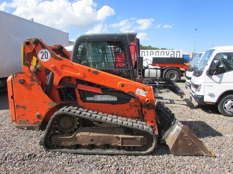 Bobcat T 590 High Flow Kompaktlader 24.000 EUR - Liukuohjattu kuormaaja: kuva Bobcat T 590 High Flow Kompaktlader 24.000 EUR - Liukuohjattu kuormaaja Bobcat T 590 High Flow Kompaktlader 24.000 EUR - Liukuohjattu kuormaaja: kuva Bobcat T 590 High Flow Kompaktlader 24.000 EUR - Liukuohjattu kuormaaja