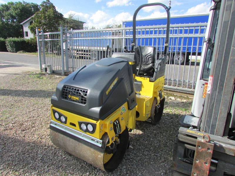 Bomag BW 90 AD-5 Walze / 21.500 EUR - Jyrä: kuva Bomag BW 90 AD-5 Walze / 21.500 EUR - Jyrä Bomag BW 90 AD-5 Walze / 21.500 EUR - Jyrä: kuva Bomag BW 90 AD-5 Walze / 21.500 EUR - Jyrä